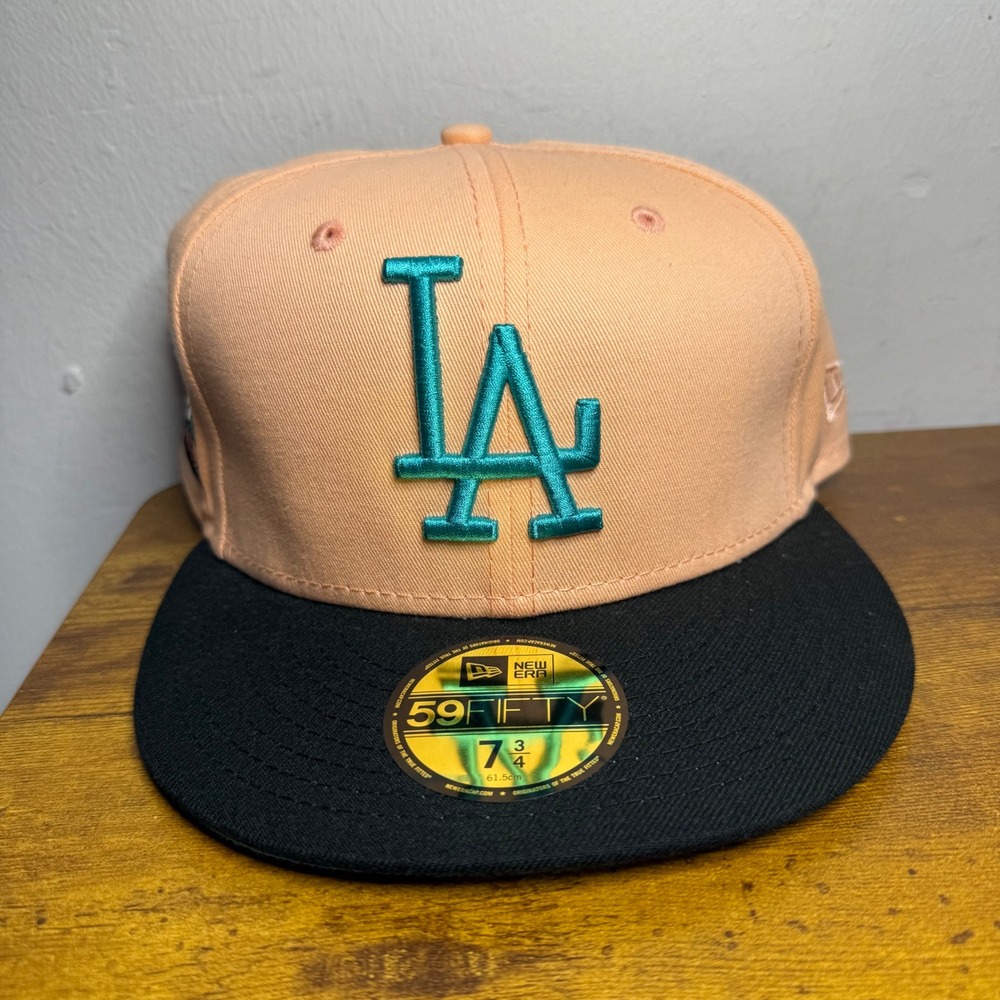 New Era Los Angeles Dodgers 59FIFTY Fitted Hat Peach Black Size 7 3/4 MLB Cap